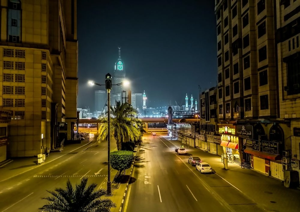  شوارع مكة خالية    تصوير /أنس الحارثي 