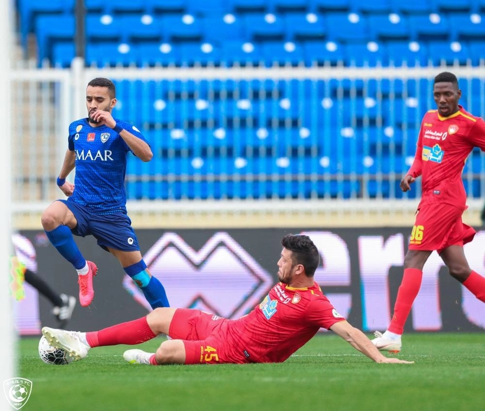 الهلال يتصدر الدوري السعودي (إعلامي الهلال(