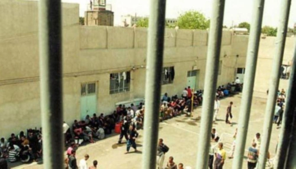 زحام وفوضى خارج أحد السجون (مكة)