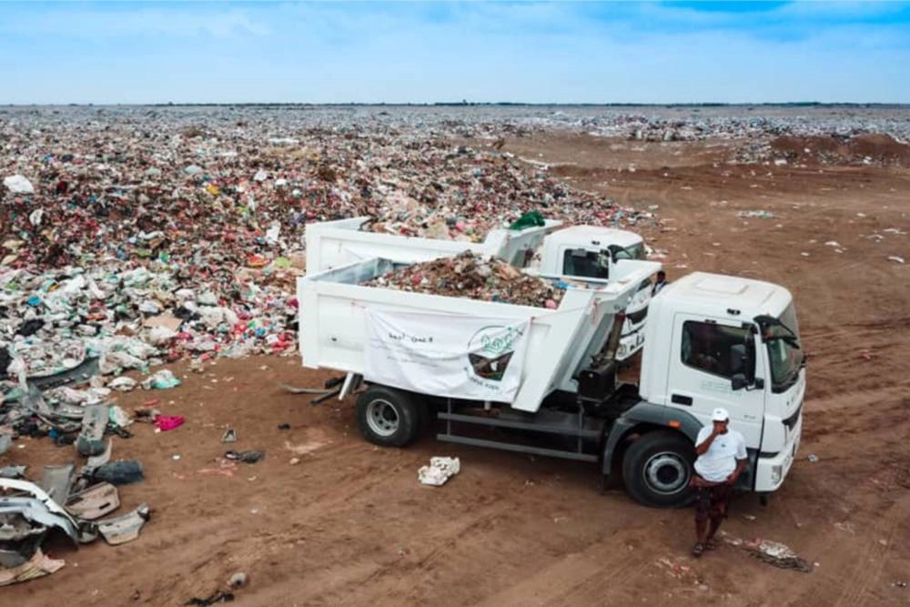 "عدن أجمل" توسع مشاركتها من النظافة إلى الحد من أضرار السيول