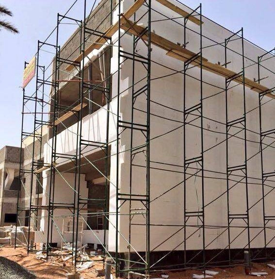 






أثناء عزل  مبنى تحت الإنشاء                                                   (مكة)