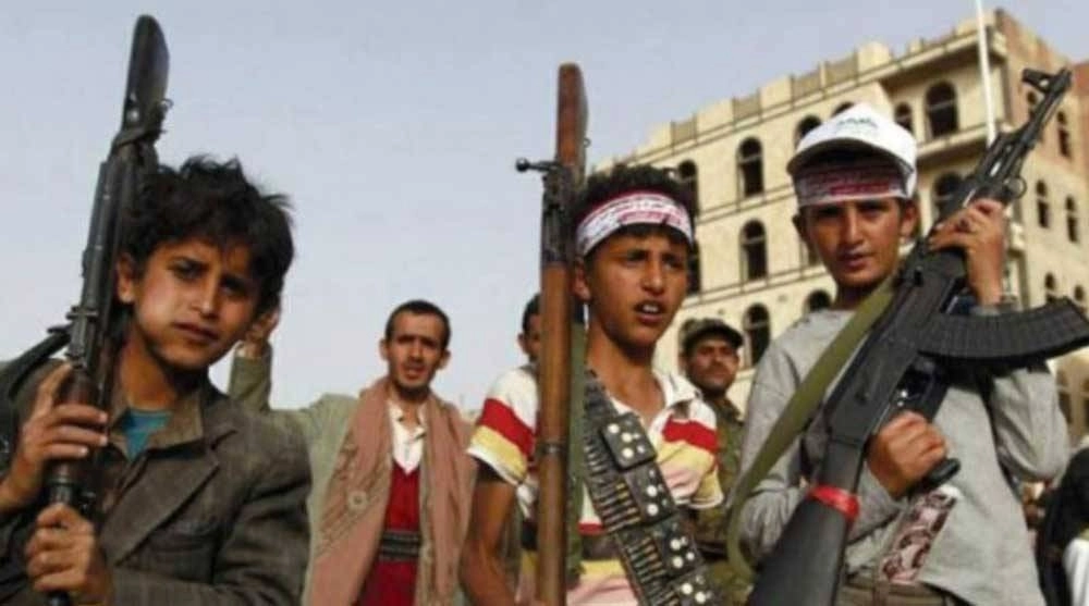 






أطفال صغار تحشدهم ميليشيات الحوثي الإرهابية                                   (مكة)