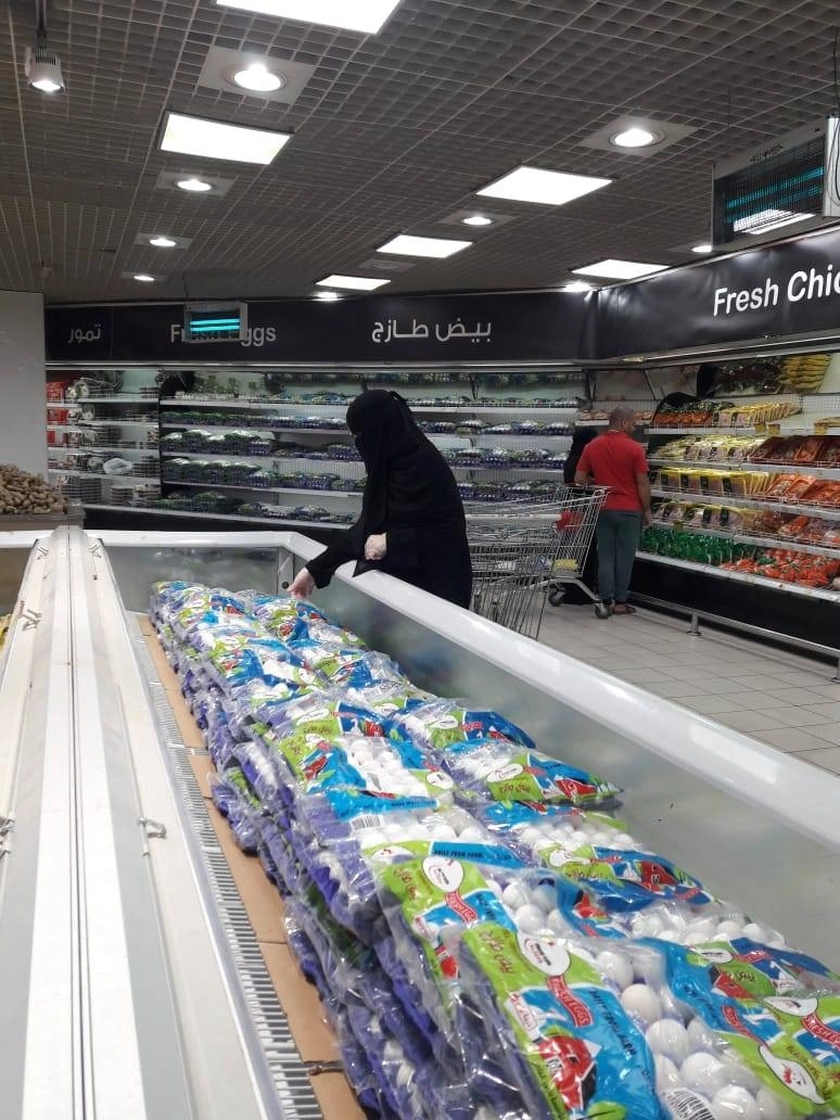 






كميات كبيرة من البيض في أحد المراكز التجارية بجدة أمس      (مكة)