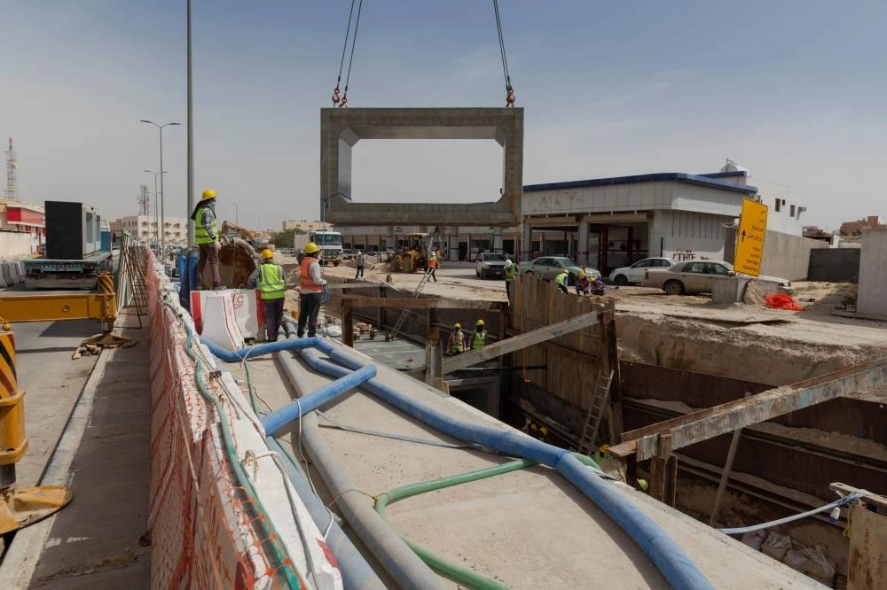 






تأهيل ورفع كفاءة طرق مدينة العيون                (مكة)