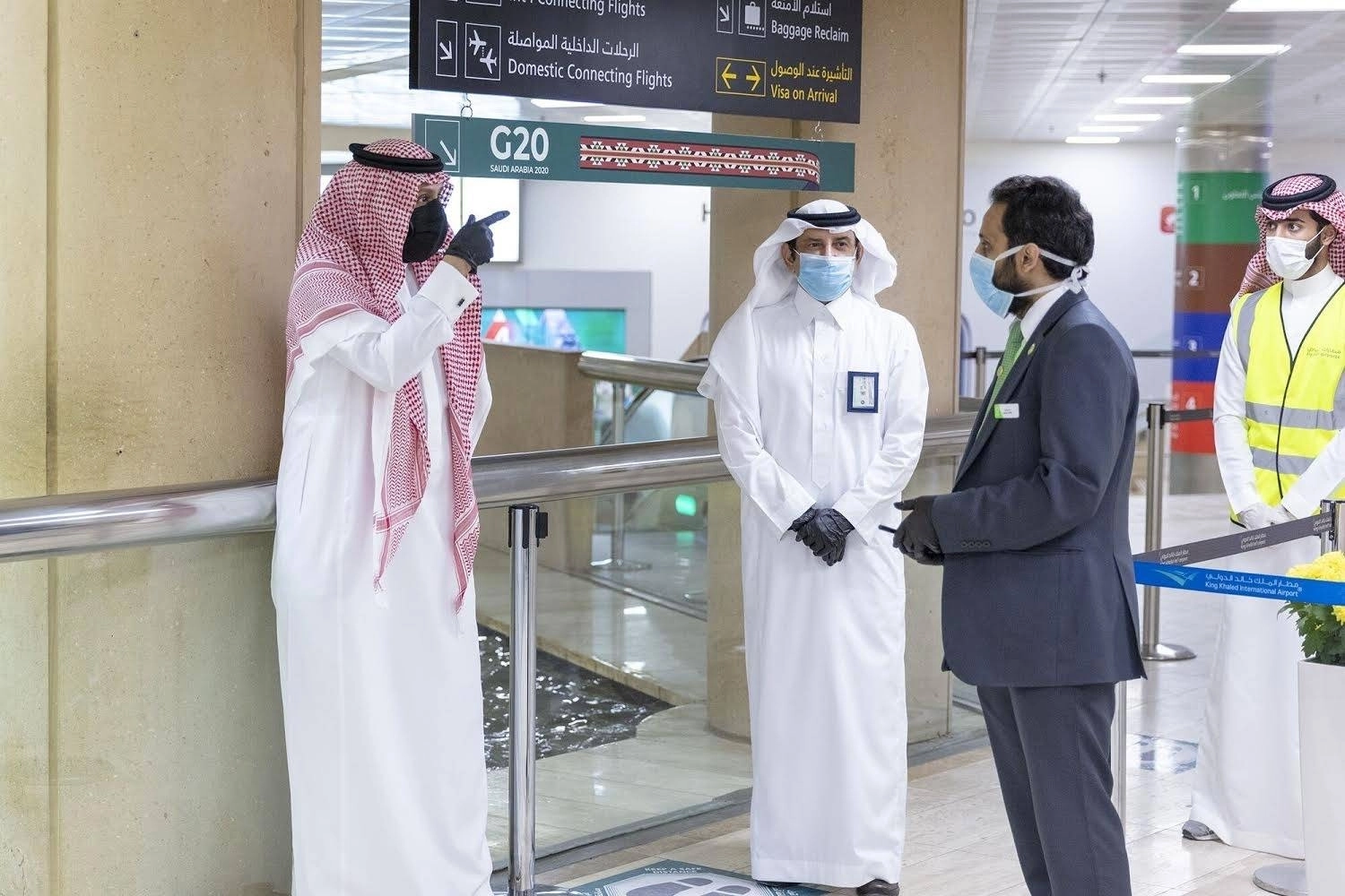 من إجراءات الاستقبال                             (مكة)