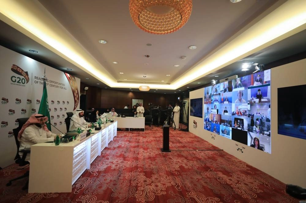 






الربيعة مترئسا الاجتماع الافتراضي      (مكة)