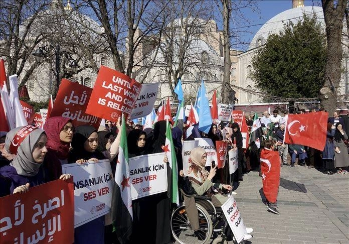 






أتراك وسوريون يطالبون بإطلاق سراح المعتقلين                                       (مكة)