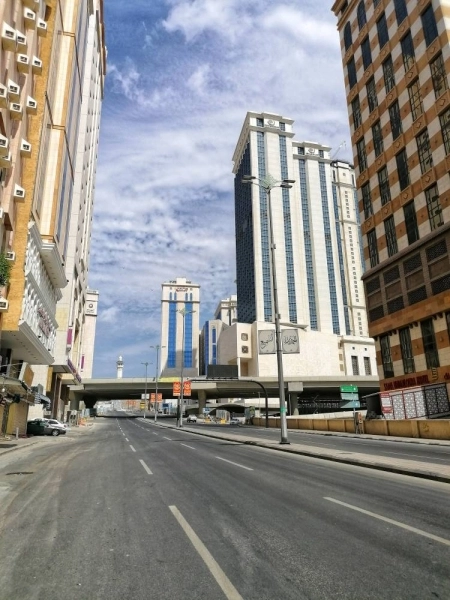 التزام بمنع التجول ( أنس الحارثي)