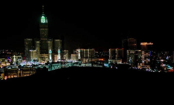 مكة ليلا تصوير أنس الحارثي