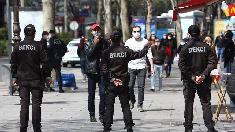 






حذر في الشارع التركي                             (مكة)