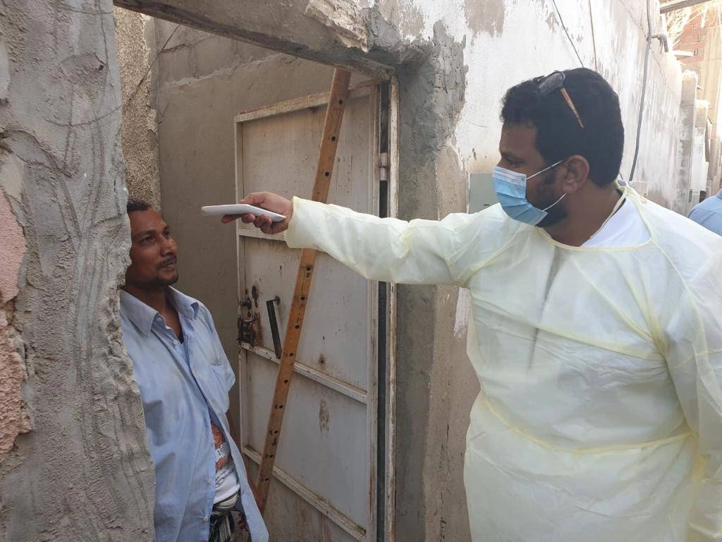 الفرق التوعوية خلال زيارة المنازل بجدة (مكة)  