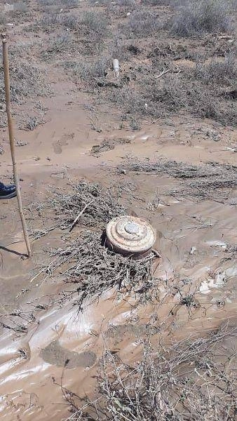 الدفاع المدني بجازان يبطل مفعول لغمين جرفتها سيول منقولة من الأراضي اليمنية (مكة)