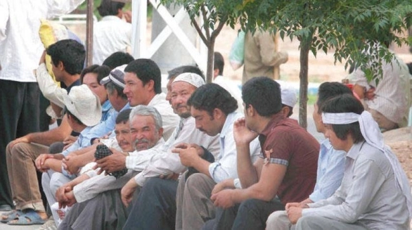 إيرانيون يبحثون عن عمل (مكة)