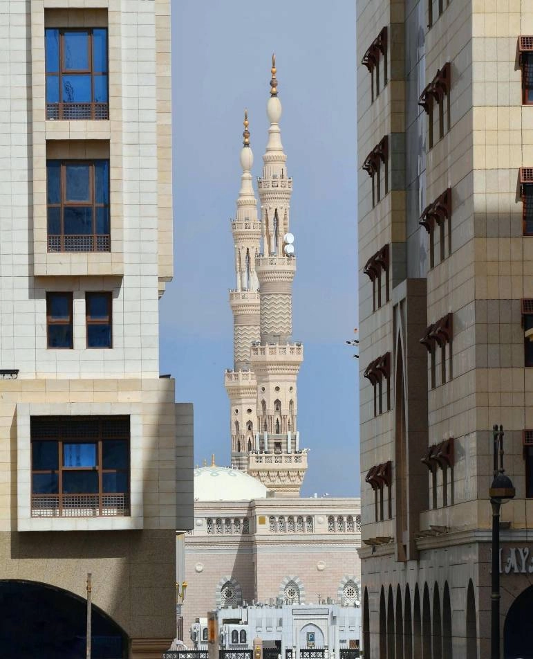 مآذن المسجد النبوي تجسد فن العمارة الإسلامية  (مكة)