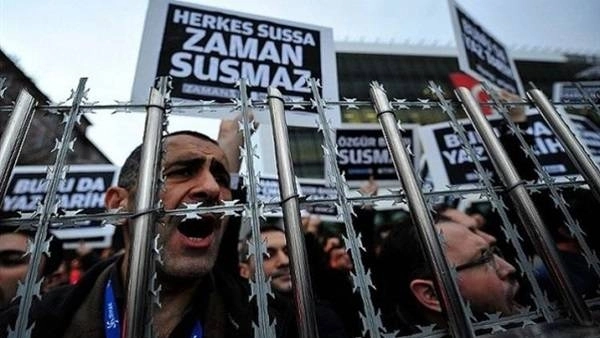 






أحد سجون تركيا                                                            (مكة)