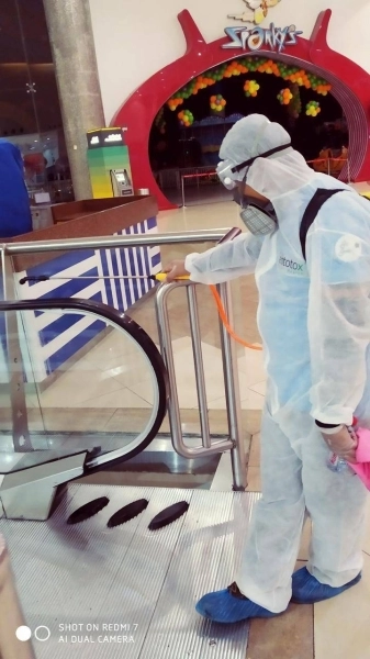 أعمال التطهير والتعقيم ضد فايروس كورونا 