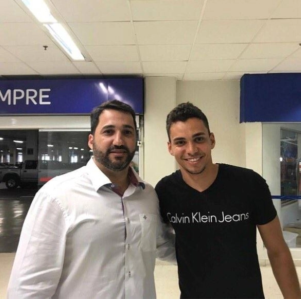 إدواردو ووكيل أعماله مارسيلو بينهيرو