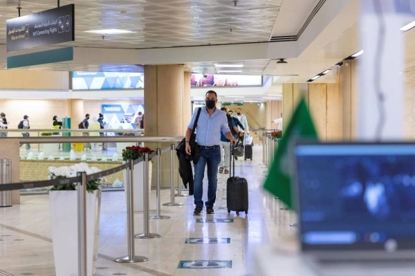 من وصول المواطنين إلى صالة المطار           (مكة)