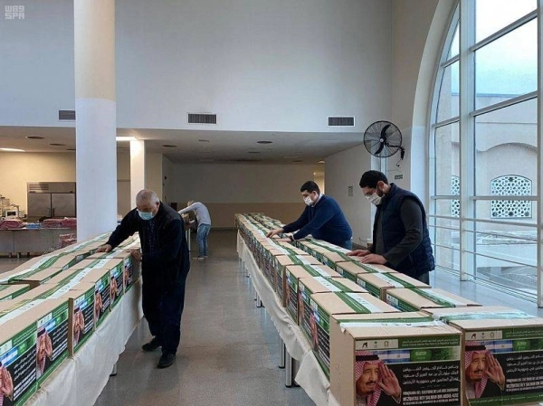 من استعدادات البرنامج لتفطير الصائمين  