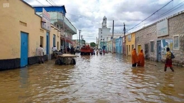 



السيول التي أغرقت بونتلاند                           (واس)