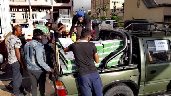 توزيع التمور السعودية في موريشيوس (واس)