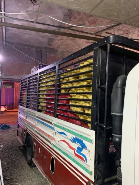 مصادرة 11 ألف كجم من الخضراوات والفواكه داخل سكن للعمالة بنطاق خزام