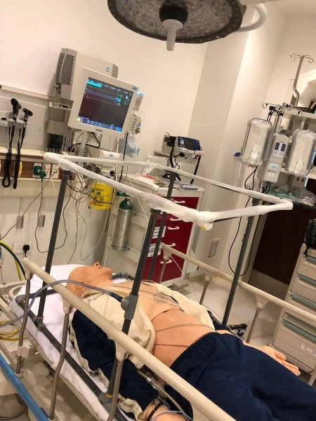 تطوير آلية صندوق الضغط السلبي البلاستيكي لحماية الممارس الصحي أثناء التنبيب الهوائي