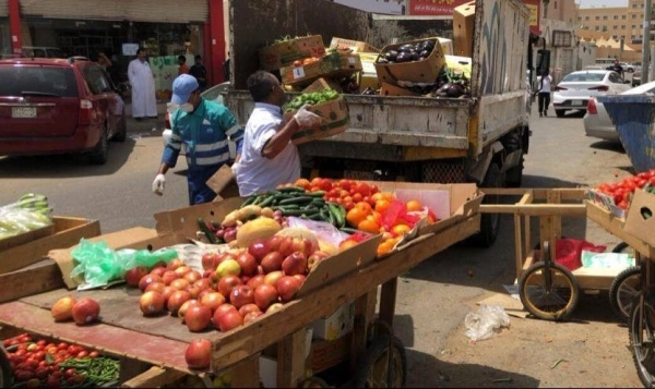أمانة محافظة جدة أثناء حملتها ورقابتها المكثفة على الباعة الجائلين المخالفين 