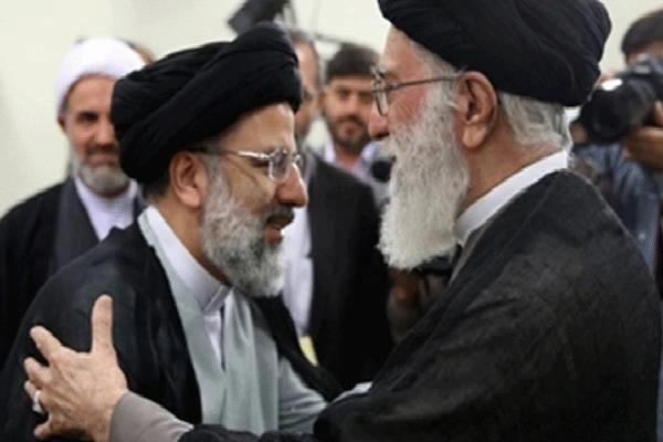 خامنئي وريسي علاقات متميزة (مكة)