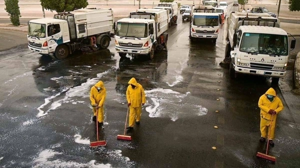 






تكثيف حملات التنظيف والتعقيم بالمدينة المنورة