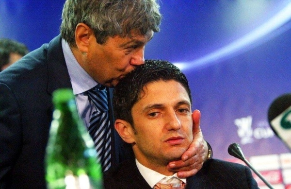 






لوشيسكو وابنه رازفان