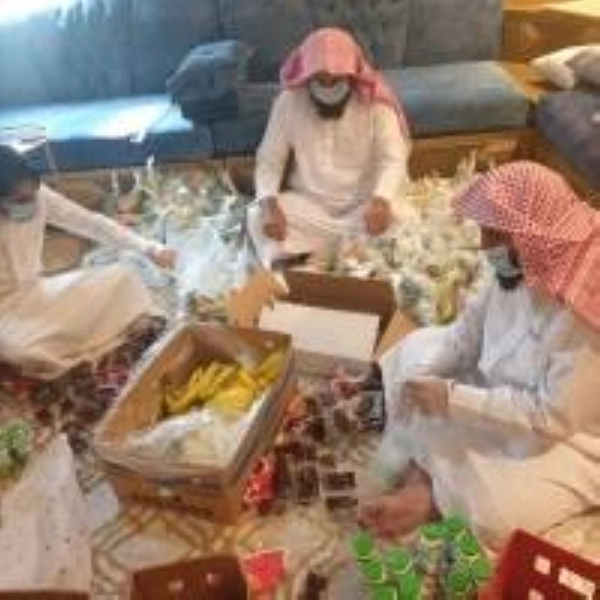 من تجهيز الوجبات (مكة)