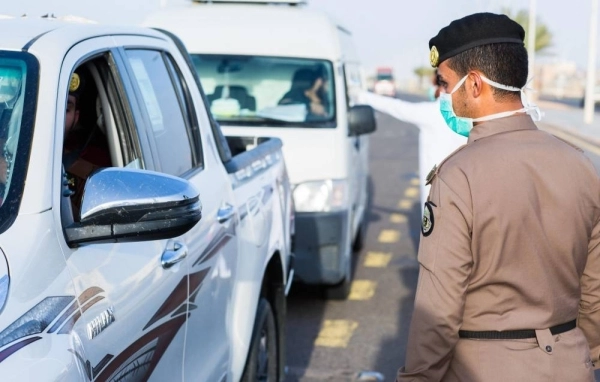 






رجل أمن يؤدي عمله بأحد شوارع العيساوية      (مكة)