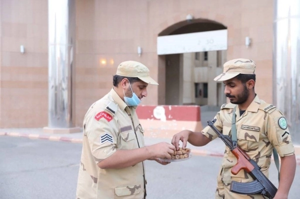 






من إفطار أبطال الميدان من رجال الأمن بمكة المكرمة