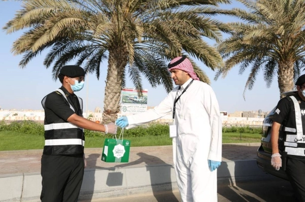 أكثر من 30 ألف هدية مُعايدة (جدة)