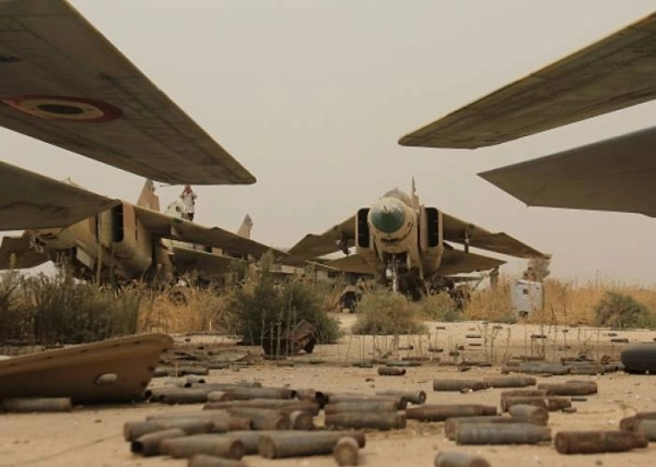 






قطع غيار طائرات يجري تهريبها سرا لطهران              (مكة)