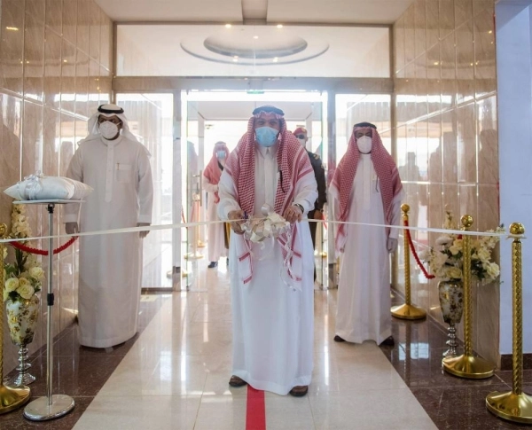 






فيصل بن مشعل خلال التدشين                            (مكة)