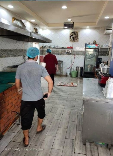 الجولات الرقابية على المحال التجارية بجدة (مكة)