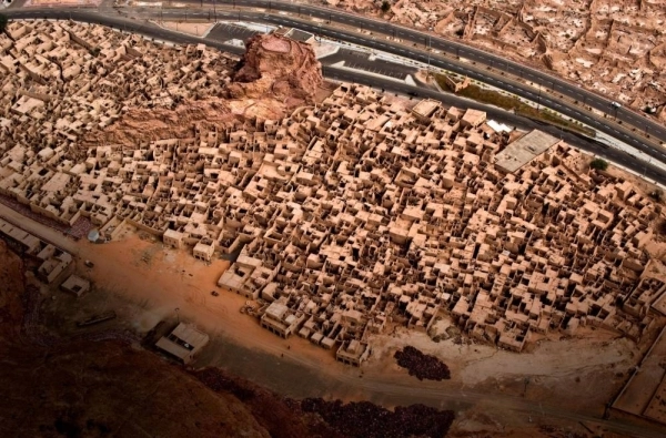 






تقنيات رقمية لتوفير جولات في العالم الافتراضي للسياح بالعلا        (مكة)