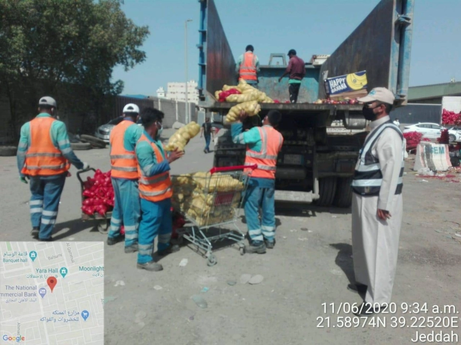 بلدية الصفا تواصل حملتها على البسطات وتصادر (3.5) أطنان من الخضراوات