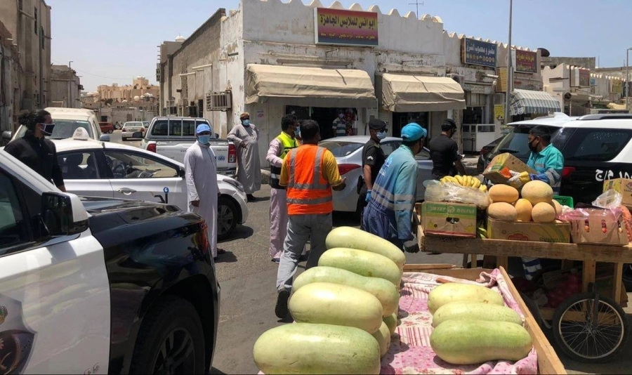 أمانة جدة تغلق مركز تسوق ومركزا تجاريا خالفا الإجراءات الاحترازية
