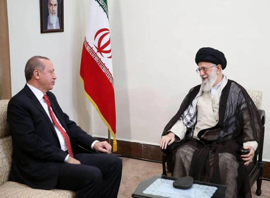 






خامنئي وإردوغان خلال لقاء سابق                                                                    (مكة)