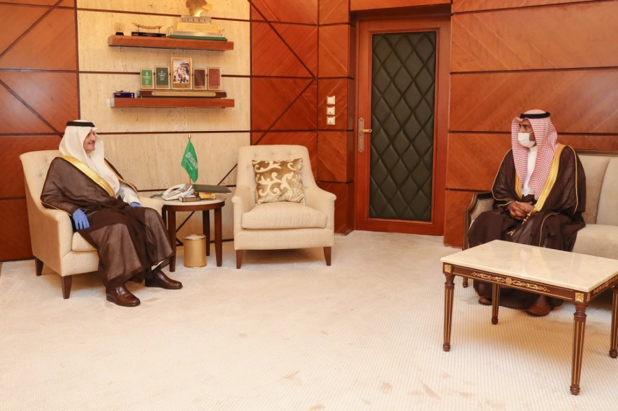 أمير الشرقية يلتقي مدير عام فرع وزارة البيئة والمياه والزراعة