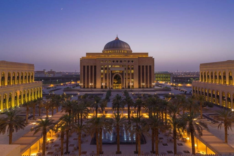 المكتبة المركزية بجامعة الأميرة نورة