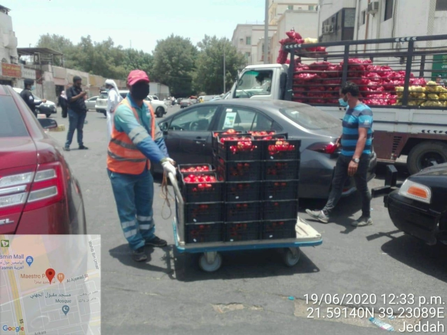 أمانة جدة تواصل حملتها على بسطات الخضراوات وتصادر 4.3 أطنان بنطاق الصفا