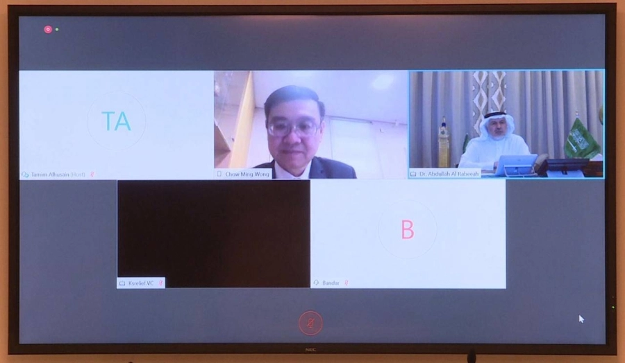 الدكتور الربيعة يلتقي سفير جمهورية سنغافورة لدى المملكة