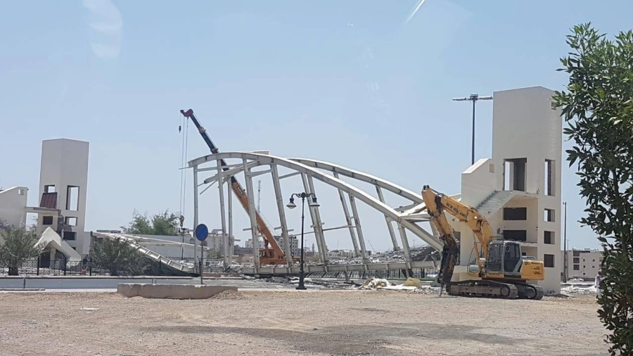 جانب من الجسر