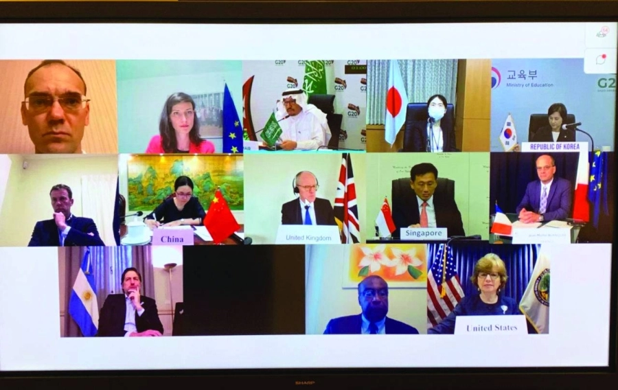 حمد آل الشيخ مترئسا الاجتماع (مكة)