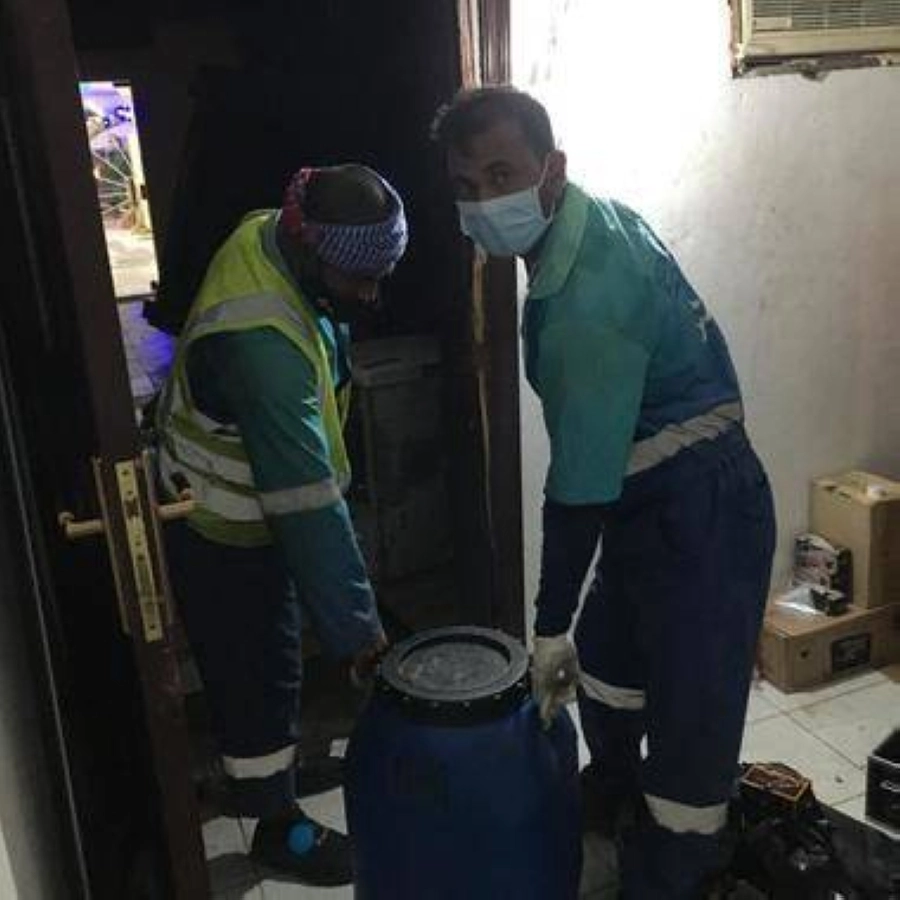 جانب من المواد التالفة (مكة)