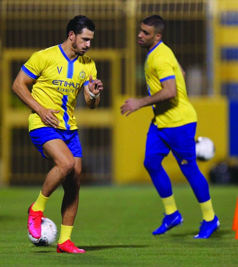 






جوليانو ديباولا